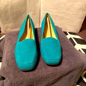 Bandolino liberty loafers suede 9m.